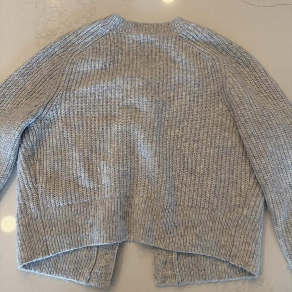 Abercrombie & Fitch Light Gray Pearl-Button Ribbed Cardigan - Picture 2 of 3